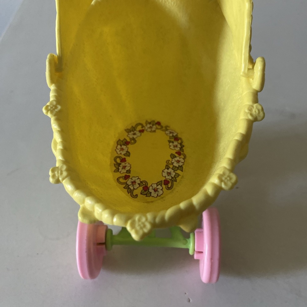 Strawberry Shortcake Doll Berry Baby Buggy Vintage 5 1/2" h x 6 1/2" l - Picture 3 of 10